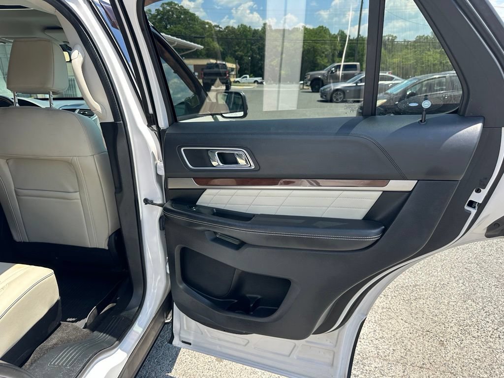 Used 2018 Ford Explorer Platinum AWD/4WD image 21