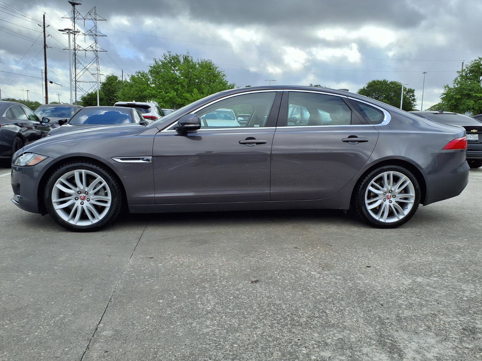Used 2016 Jaguar XF Prestige image 22