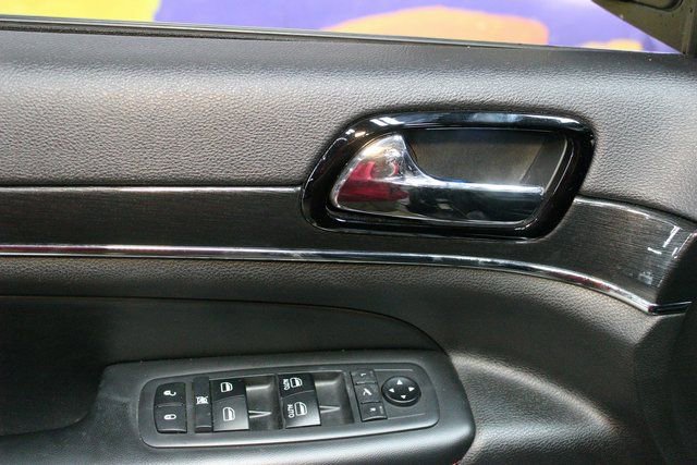 Used 2019 Jeep Grand Cherokee Trailhawk w/ Trailhawk Luxury Group image 19