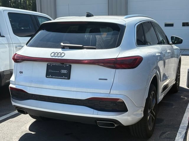 Used 2025 Audi Q5 Premium w/ Convenience Package AWD/4WD image 2