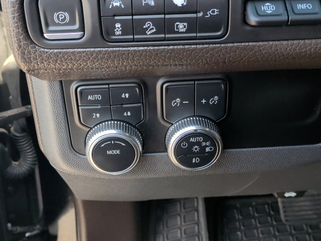 Used 2022 GMC Yukon Denali AWD/4WD image 17