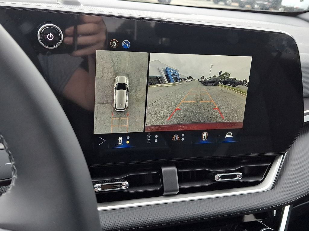 New 2026 Chevrolet Equinox LT w/ Safety and Technology Package AWD/4WD image 13