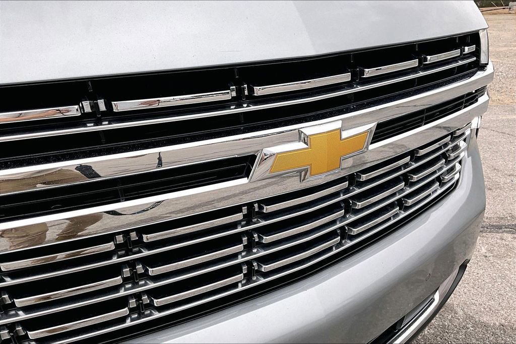 Used 2024 Chevrolet Suburban Premier image 33