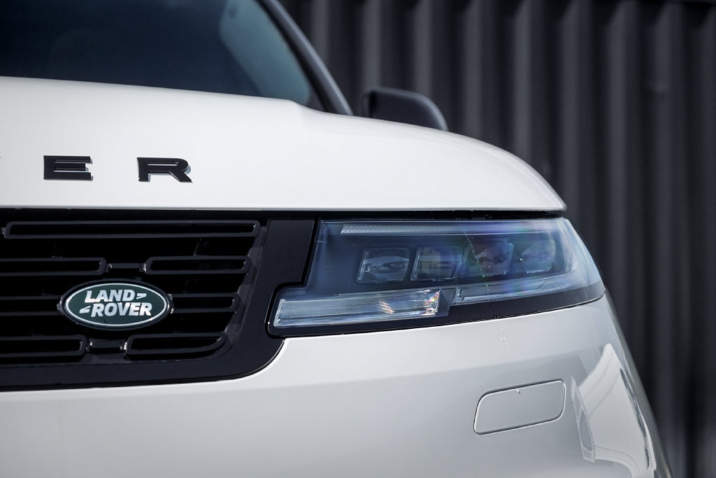 New 2027 Land Rover Range Rover Sport Dynamic SE AWD/4WD image 6