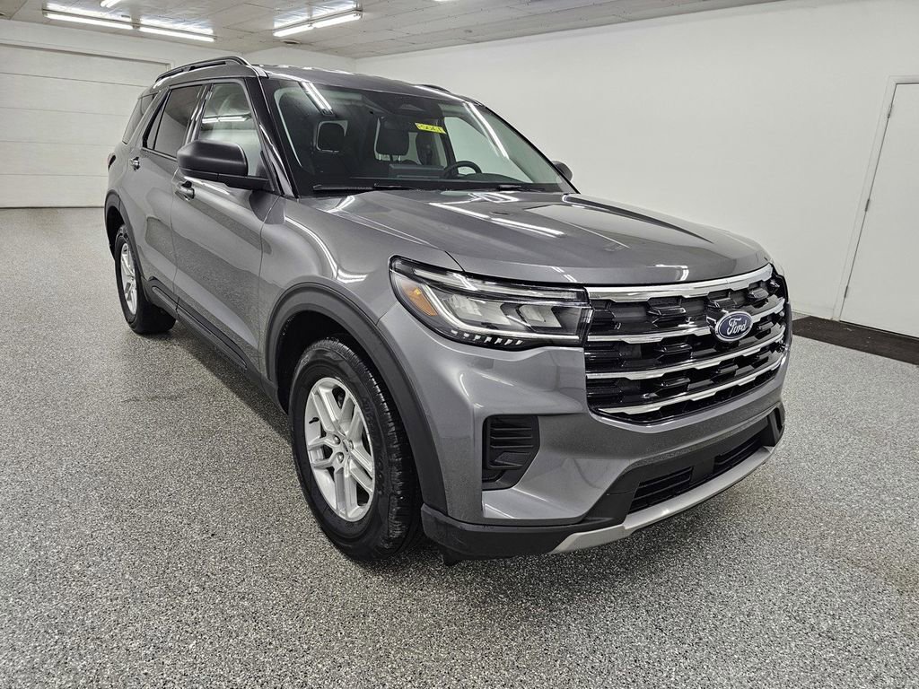 New 2026 Ford Explorer Active image 3