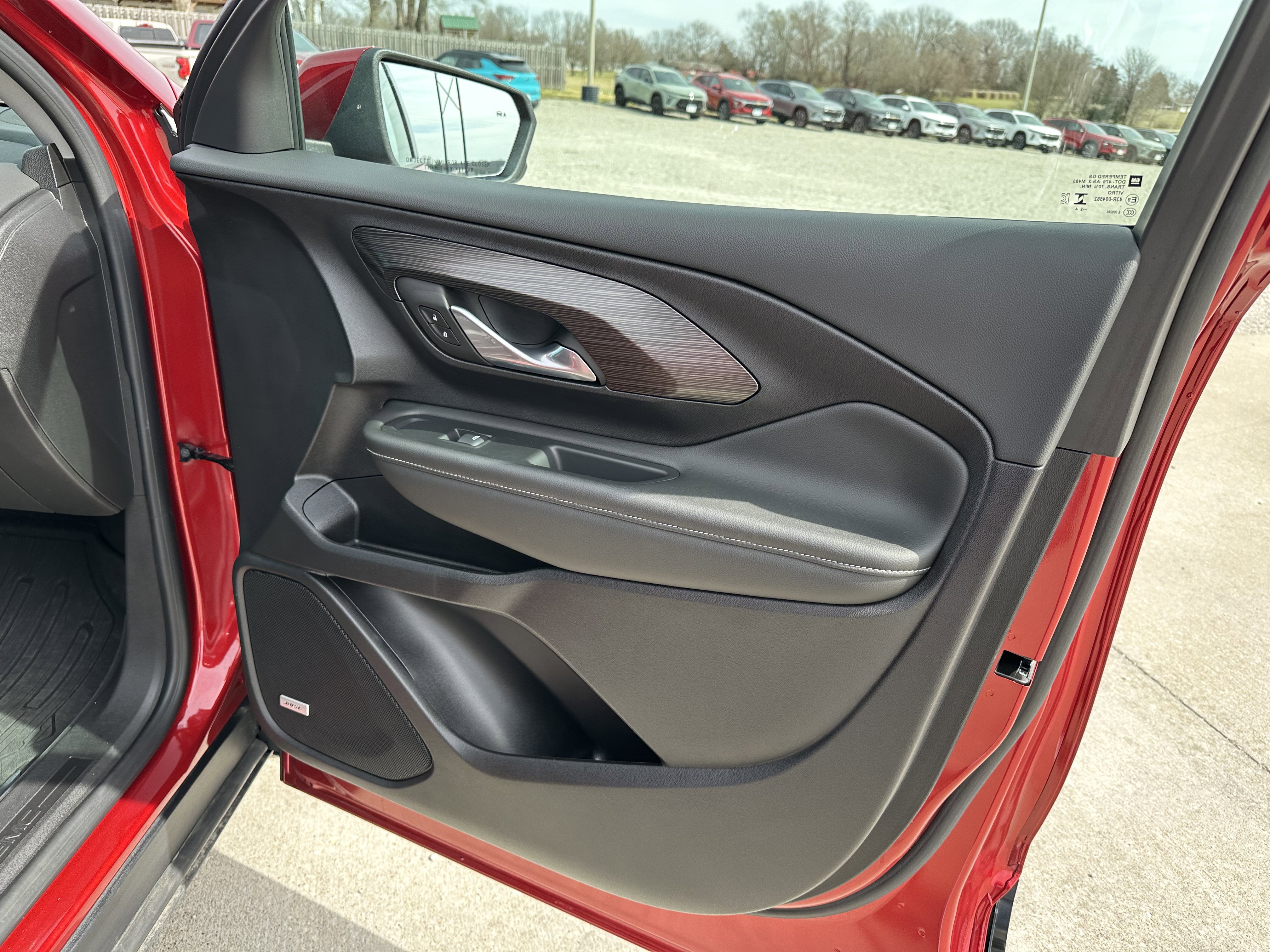 Used 2024 GMC Terrain SLT w/ Infotainment Package II image 38