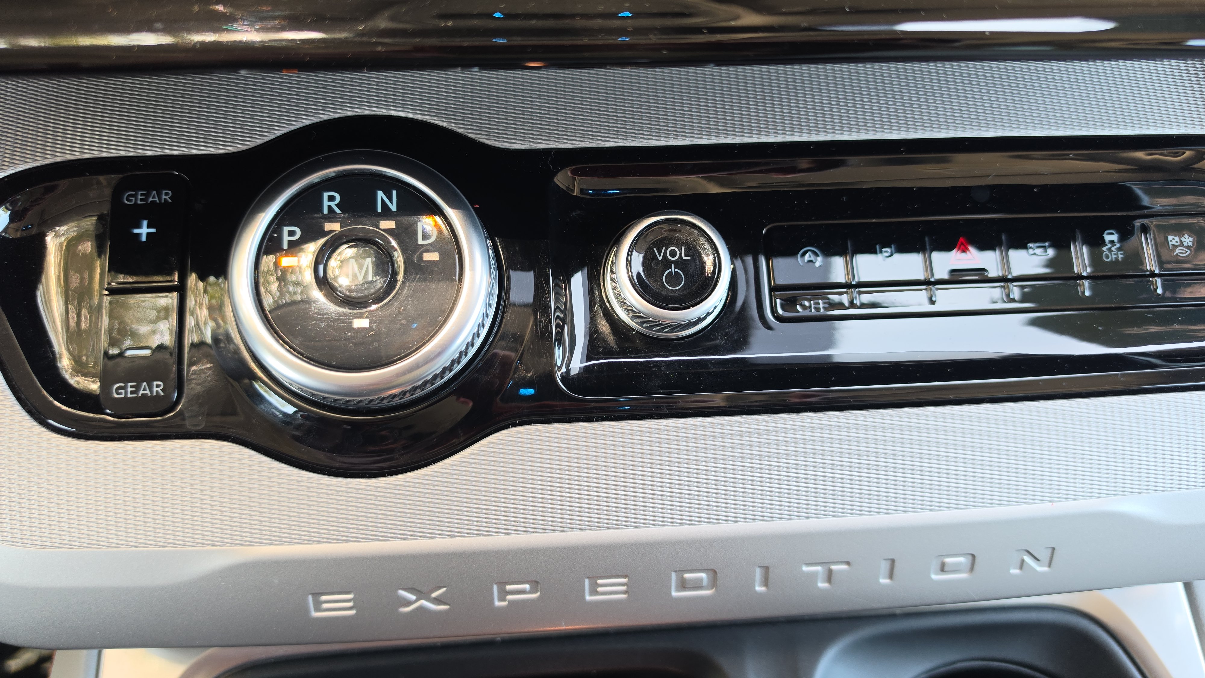 Used 2025 Ford Expedition Active RWD image 27