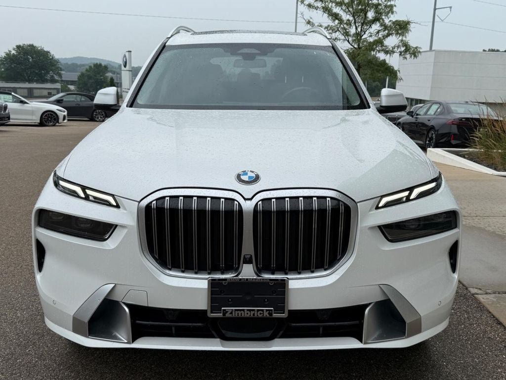 Used 2024 BMW X7 xDrive40i w/ Premium Package AWD/4WD image 9