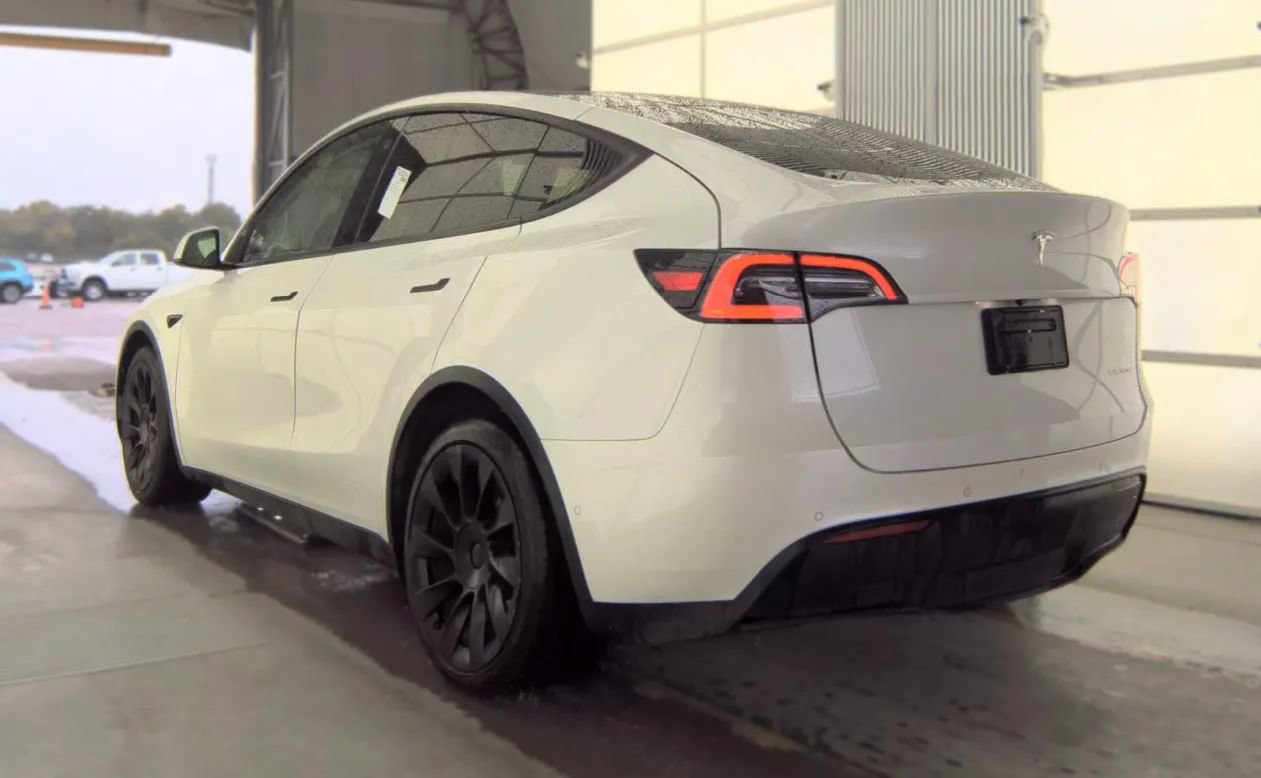 Used 2021 Tesla Model Y Long Range AWD/4WD image 5