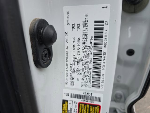 Used 2016 Toyota Tacoma SR5 w/ Towing Package image 46