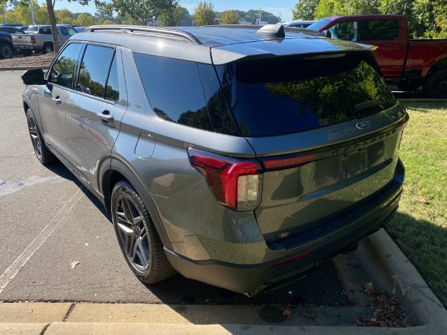 Used 2025 Ford Explorer ST-Line w/ Premium Package RWD image 32