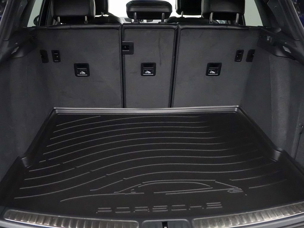 Certified 2025 Porsche Macan image 13