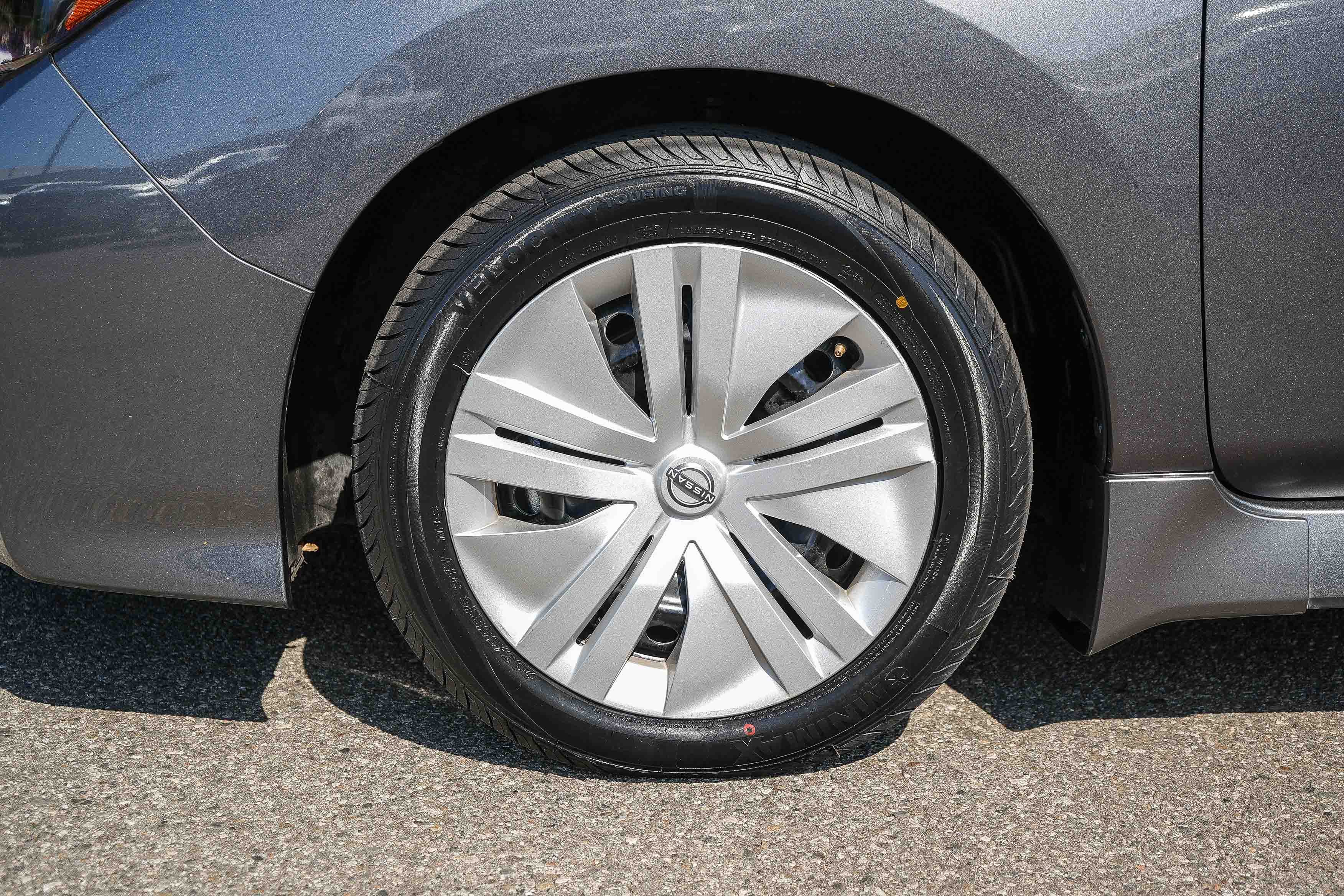 Used 2025 Nissan Leaf S FWD image 11