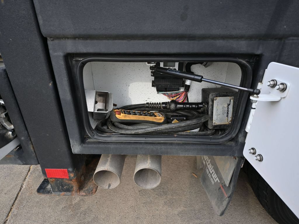 Used 2016 Ford F550 2WD Regular Cab Super Duty image 55