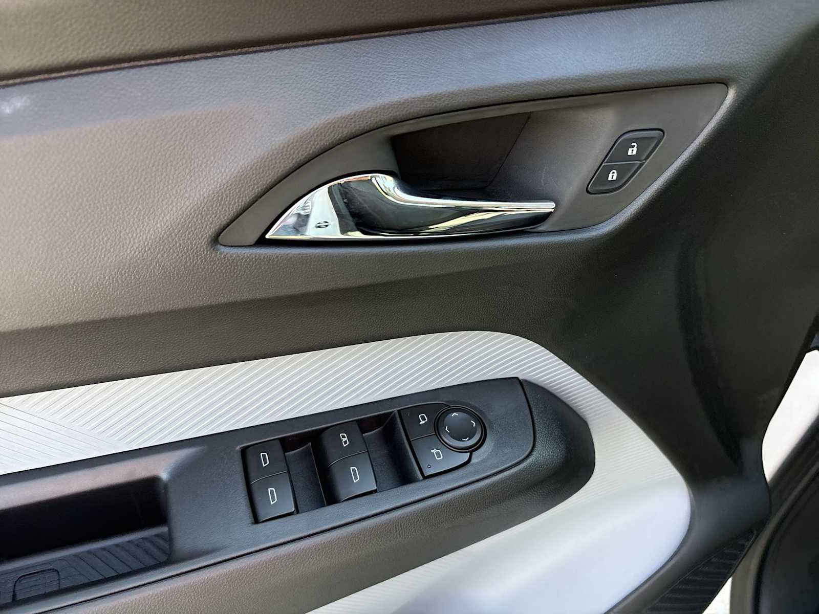 New 2027 Chevrolet Bolt LT FWD image 22