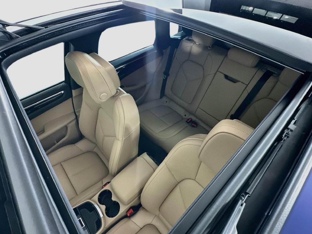 Certified 2026 Porsche Macan AWD/4WD image 14