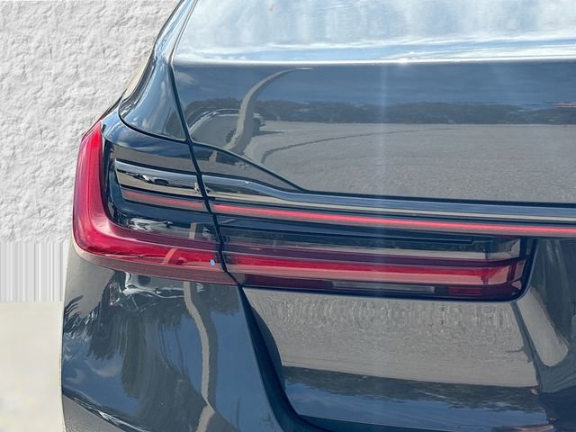 Used 2022 BMW 750i xDrive w/ Executive Package image 10