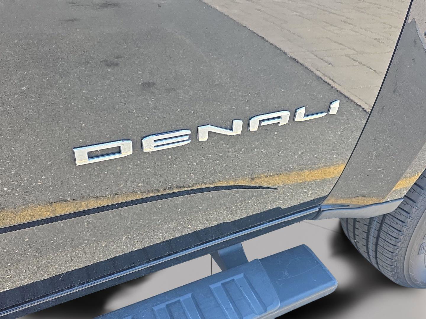 Used 2022 GMC Canyon Denali w/ Denali Black Edition Package AWD/4WD image 39