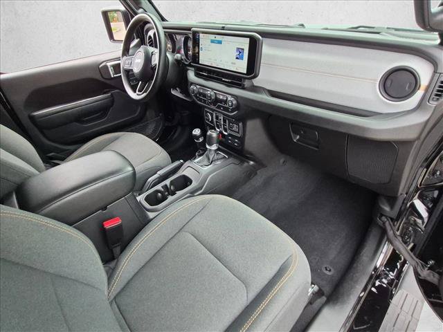 Used 2024 Jeep Gladiator Sport AWD/4WD image 21