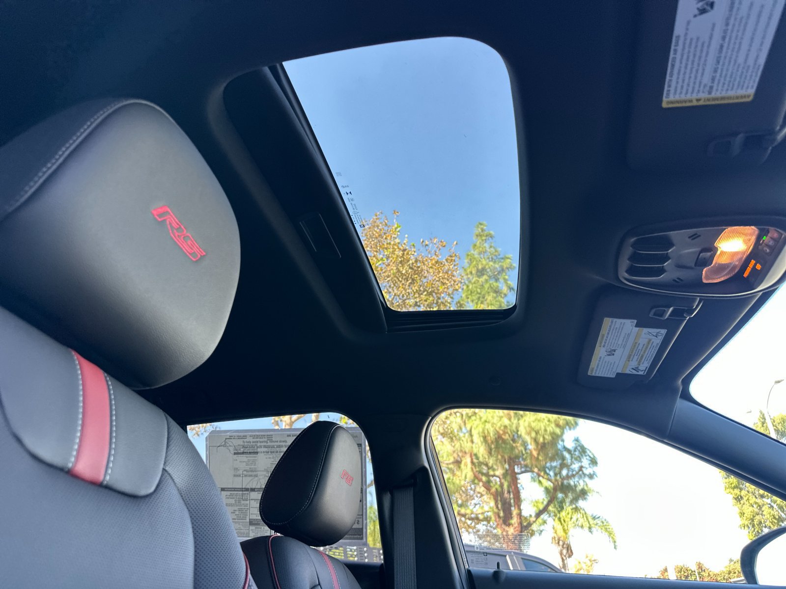 New 2026 Chevrolet Trax RS w/ Sunroof Package FWD image 17