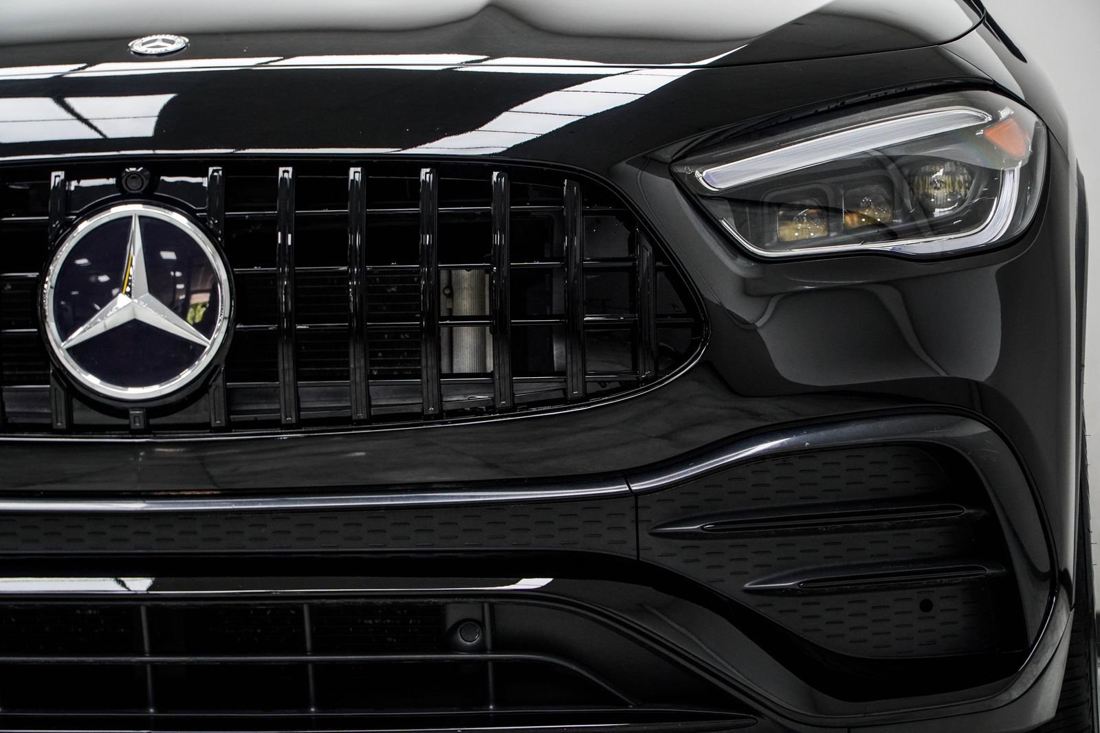 Used 2022 Mercedes-Benz GLA 35 AMG 4MATIC image 11