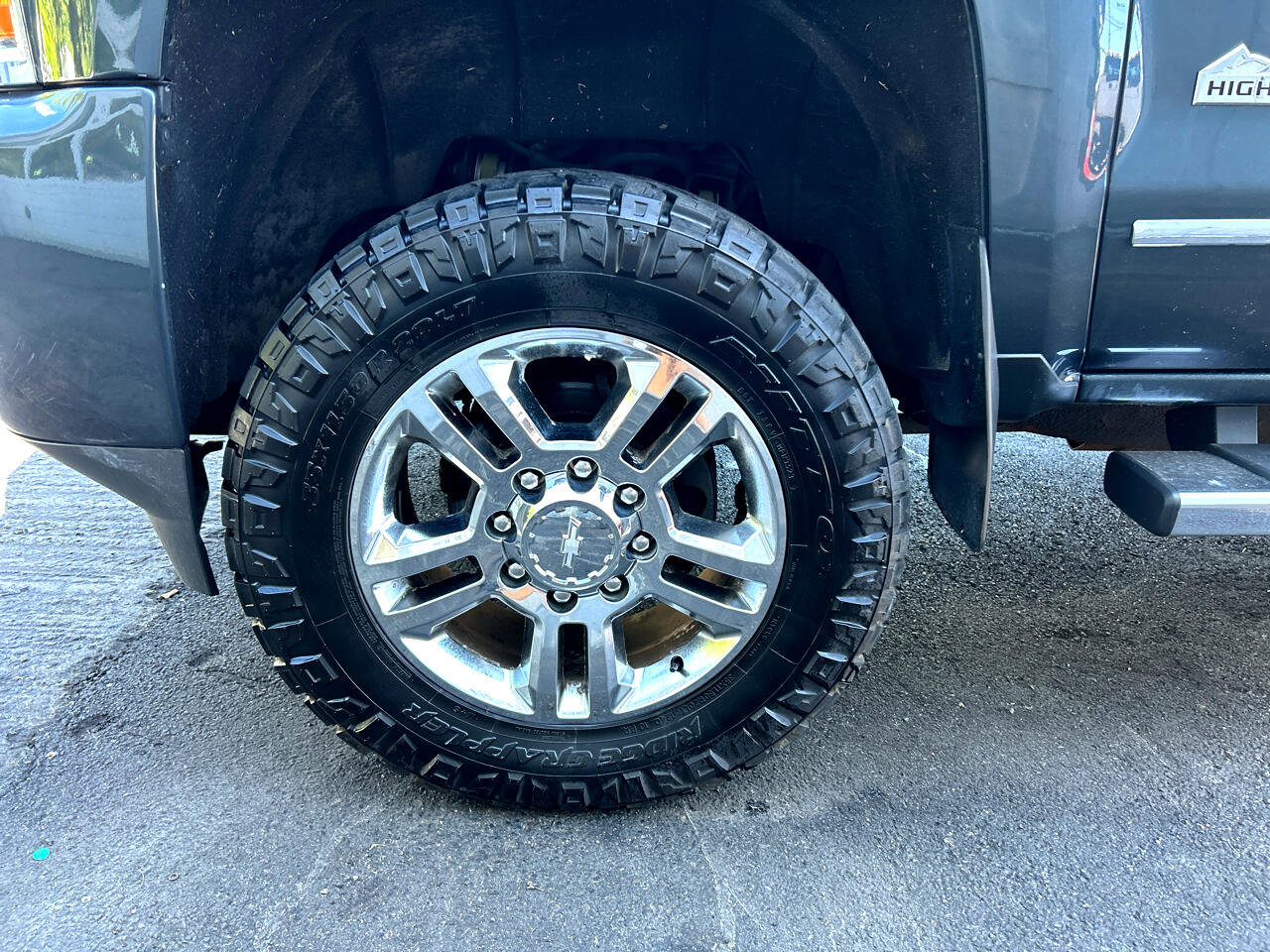 Used 2019 Chevrolet Silverado 2500 High Country w/ Duramax Plus Package image 20