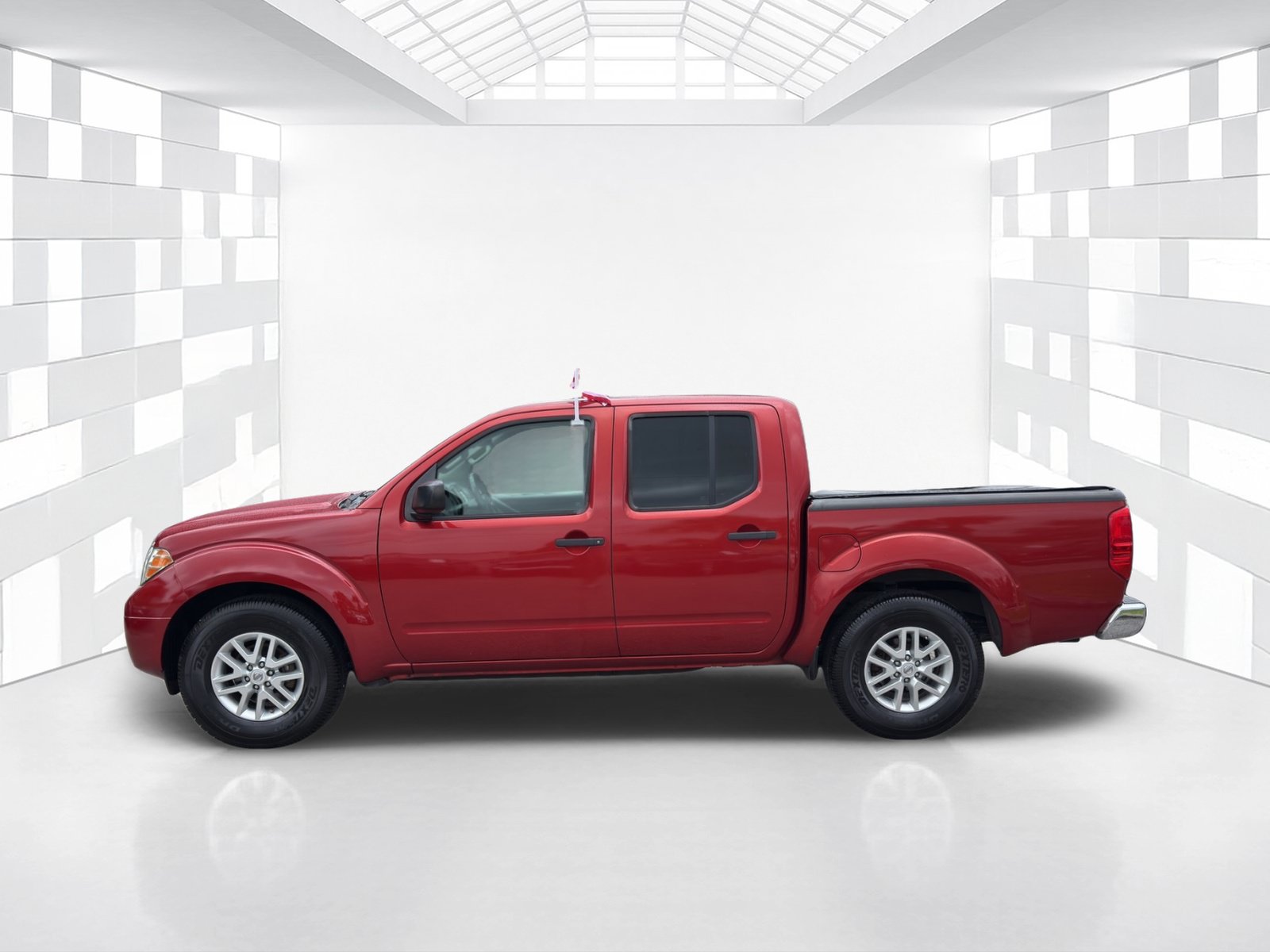 Used 2017 Nissan Frontier SV w/ SV Value Truck Package RWD image 4