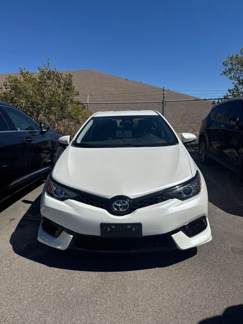 Used 2017 Toyota Corolla iM w/ Carpet Mat Package FWD image 2