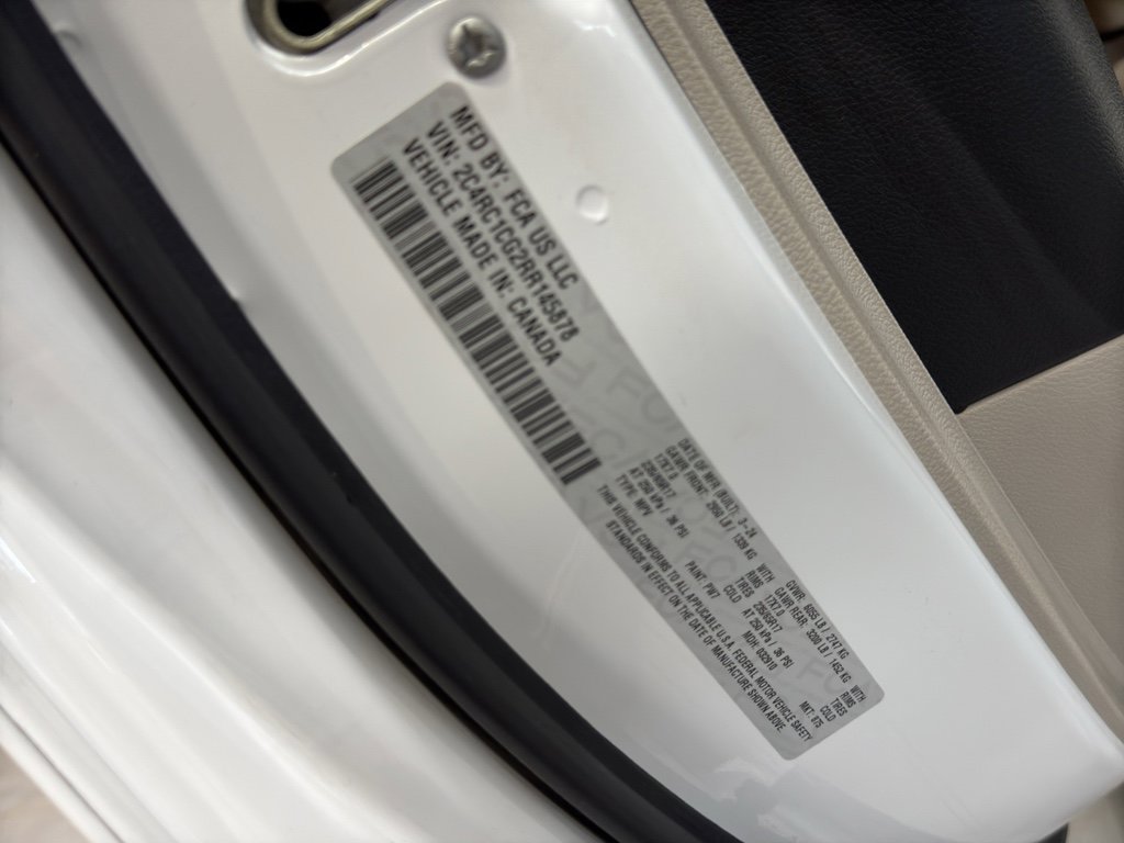 Used 2024 Chrysler Voyager LX image 38