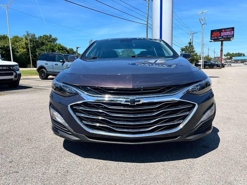 Used 2025 Chevrolet Malibu RS FWD image 2