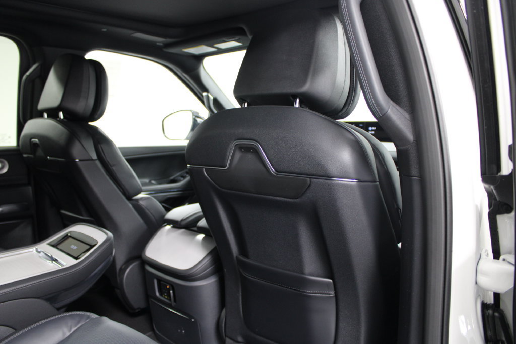 New 2026 Lincoln Navigator Reserve w/ Jet Appearance Package AWD/4WD image 42