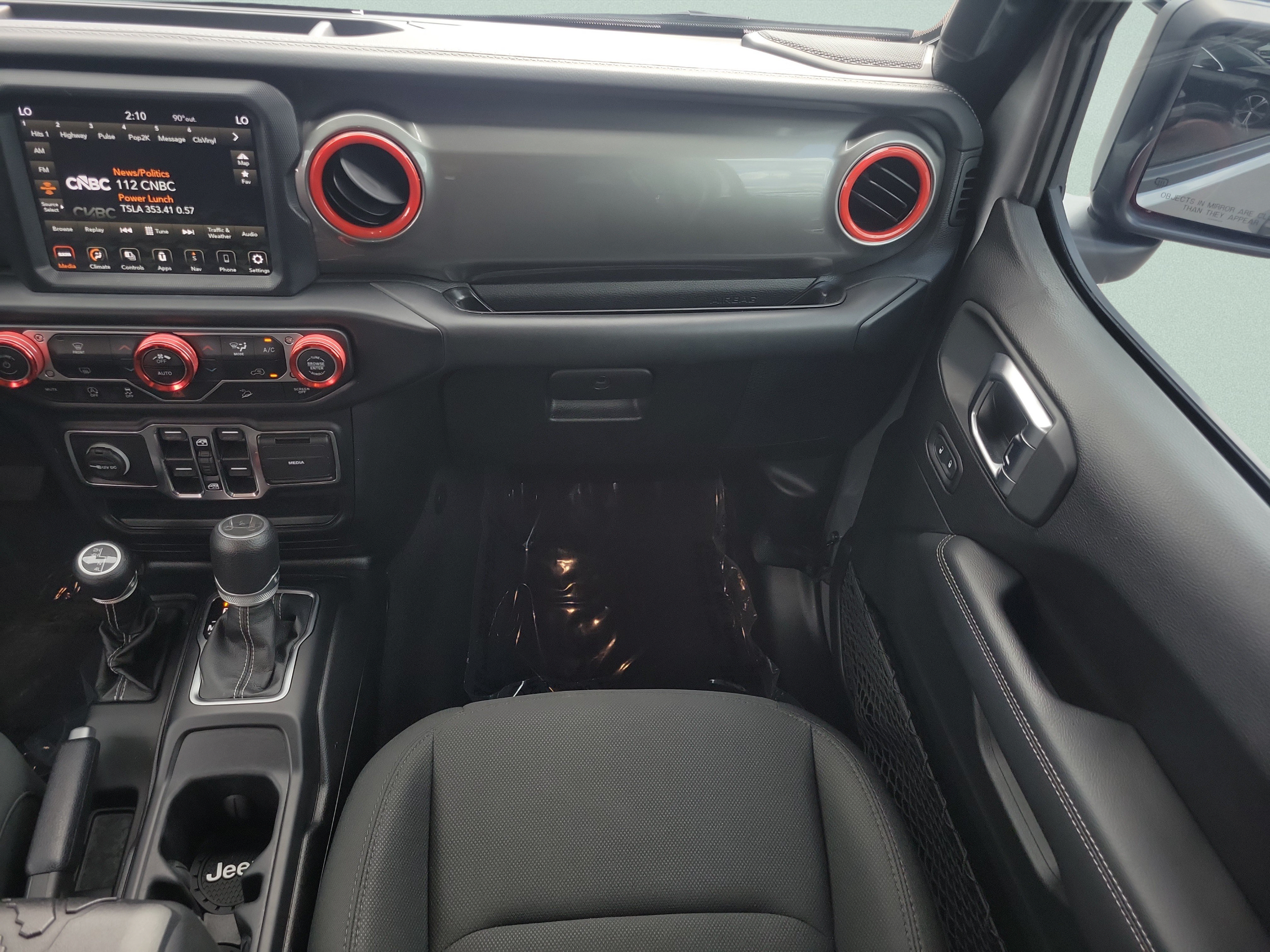 Used 2020 Jeep Wrangler Unlimited Sahara AWD/4WD image 14
