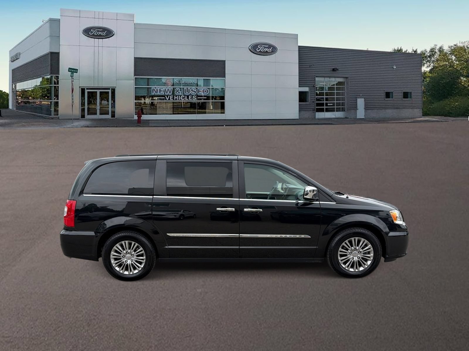 Used 2016 Chrysler Town & Country Touring-L w/ Driver Convenience Group FWD image 10