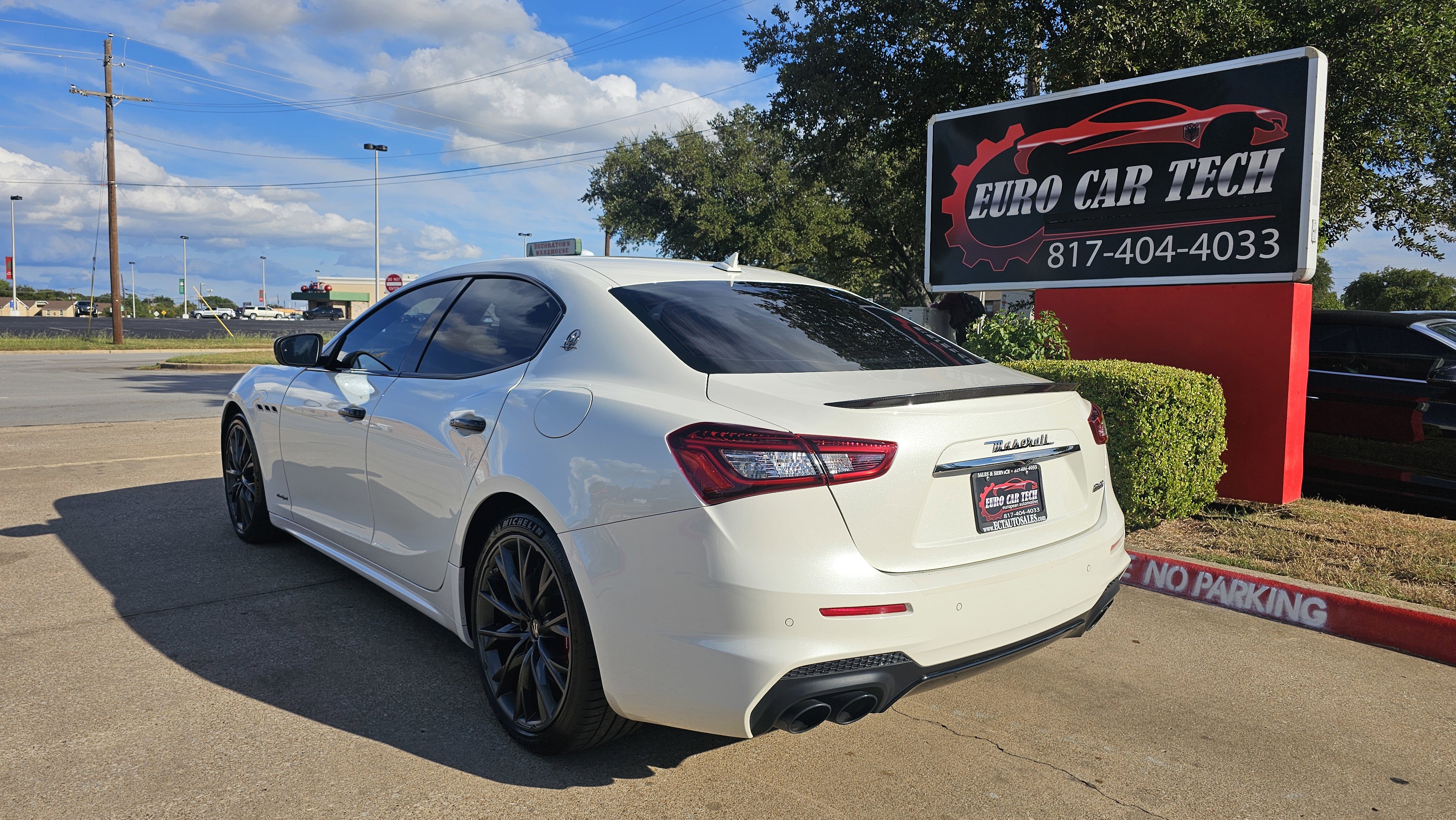 Used 2020 Maserati Ghibli GranSport image 3