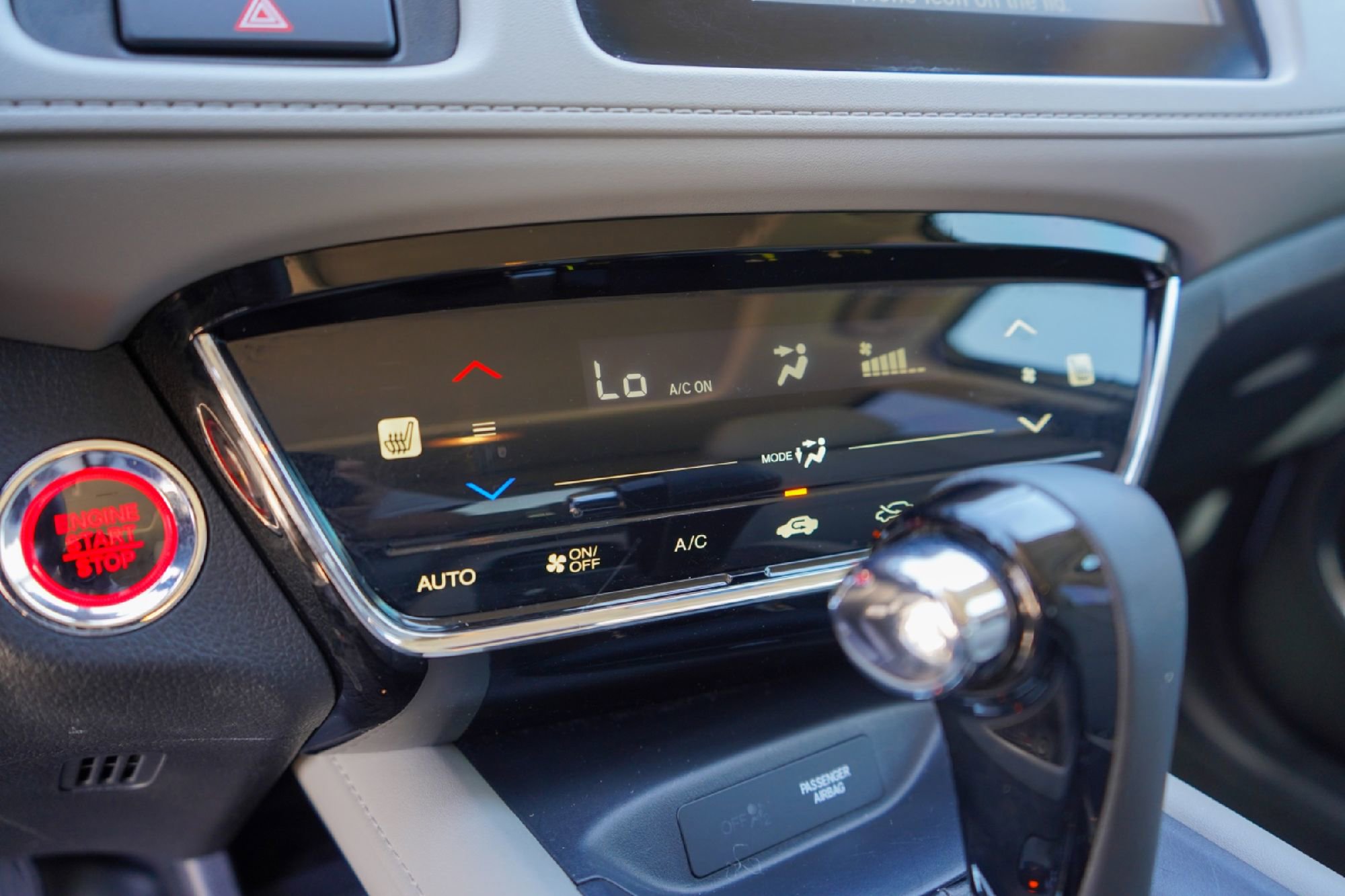 Used 2020 Honda HR-V Touring image 16