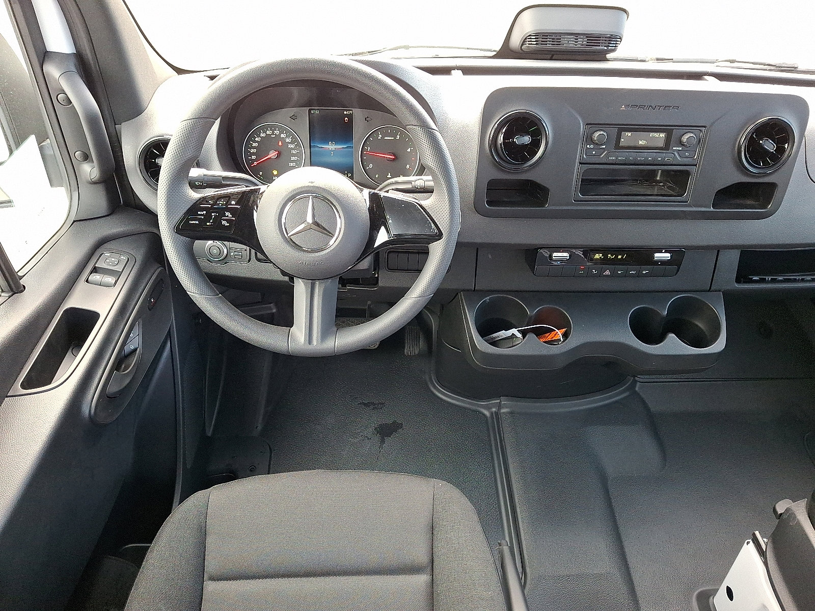 New 2025 Mercedes-Benz Sprinter 2500 image 10