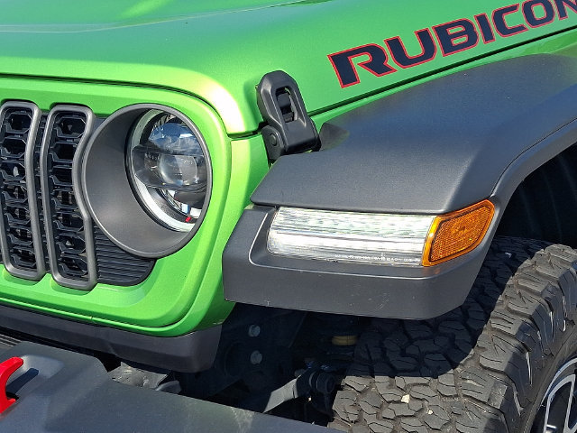 Used 2025 Jeep Wrangler Unlimited Rubicon w/ Convenience Group AWD/4WD image 9