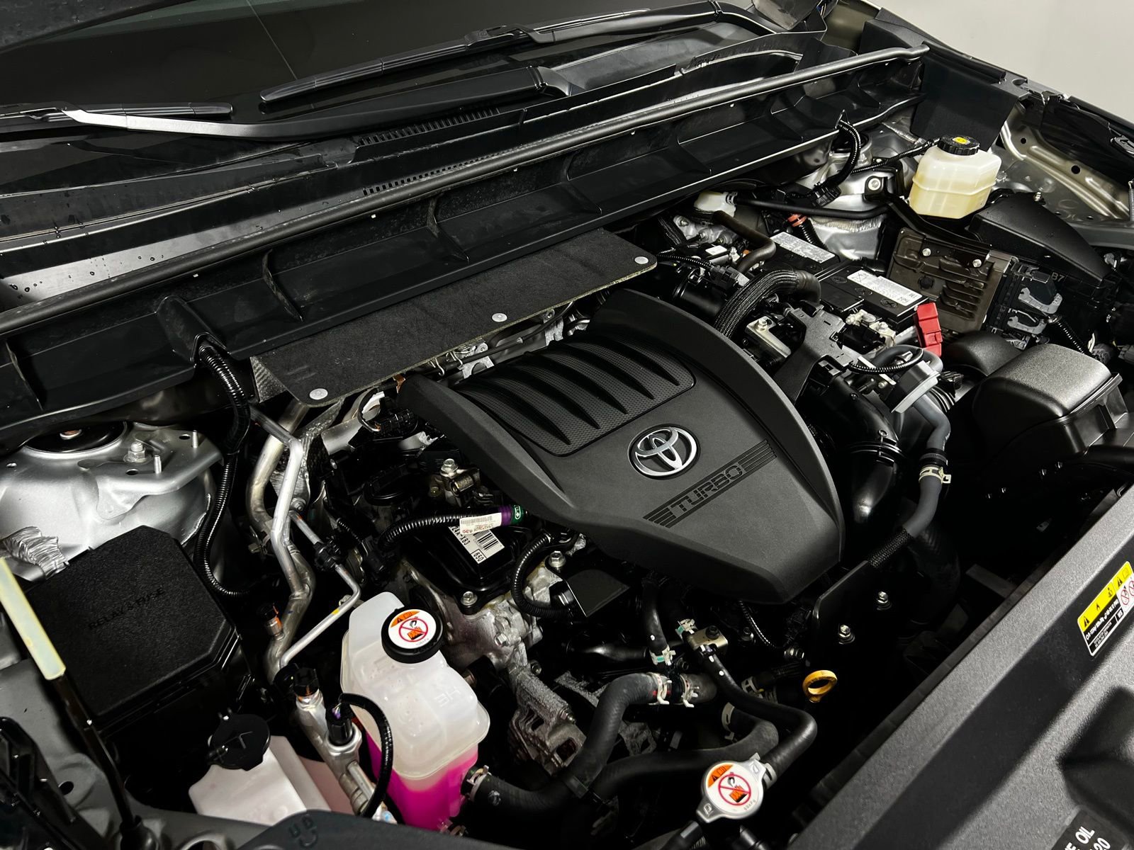 Certified 2024 Toyota Highlander XLE image 10