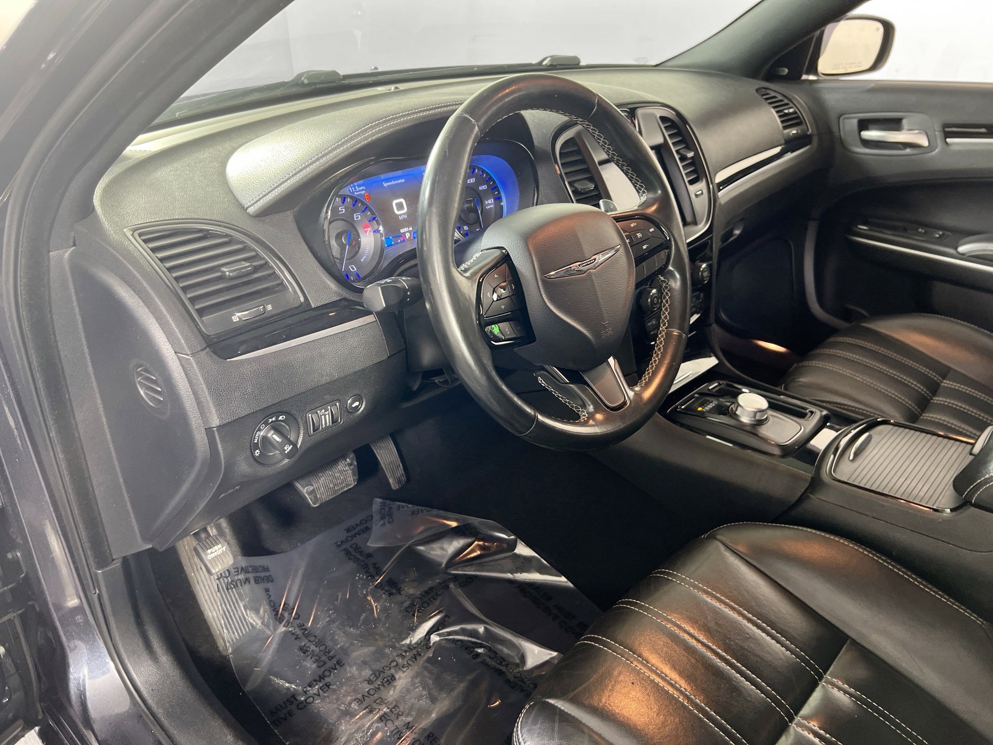 Used 2019 Chrysler 300 S image 9