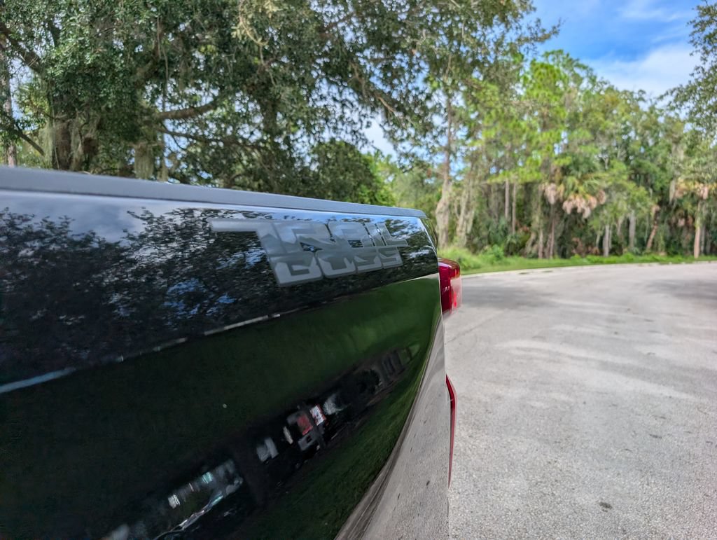 Used 2025 Chevrolet Silverado 1500 LT Trail Boss w/ Dark Appearance Package AWD/4WD image 14