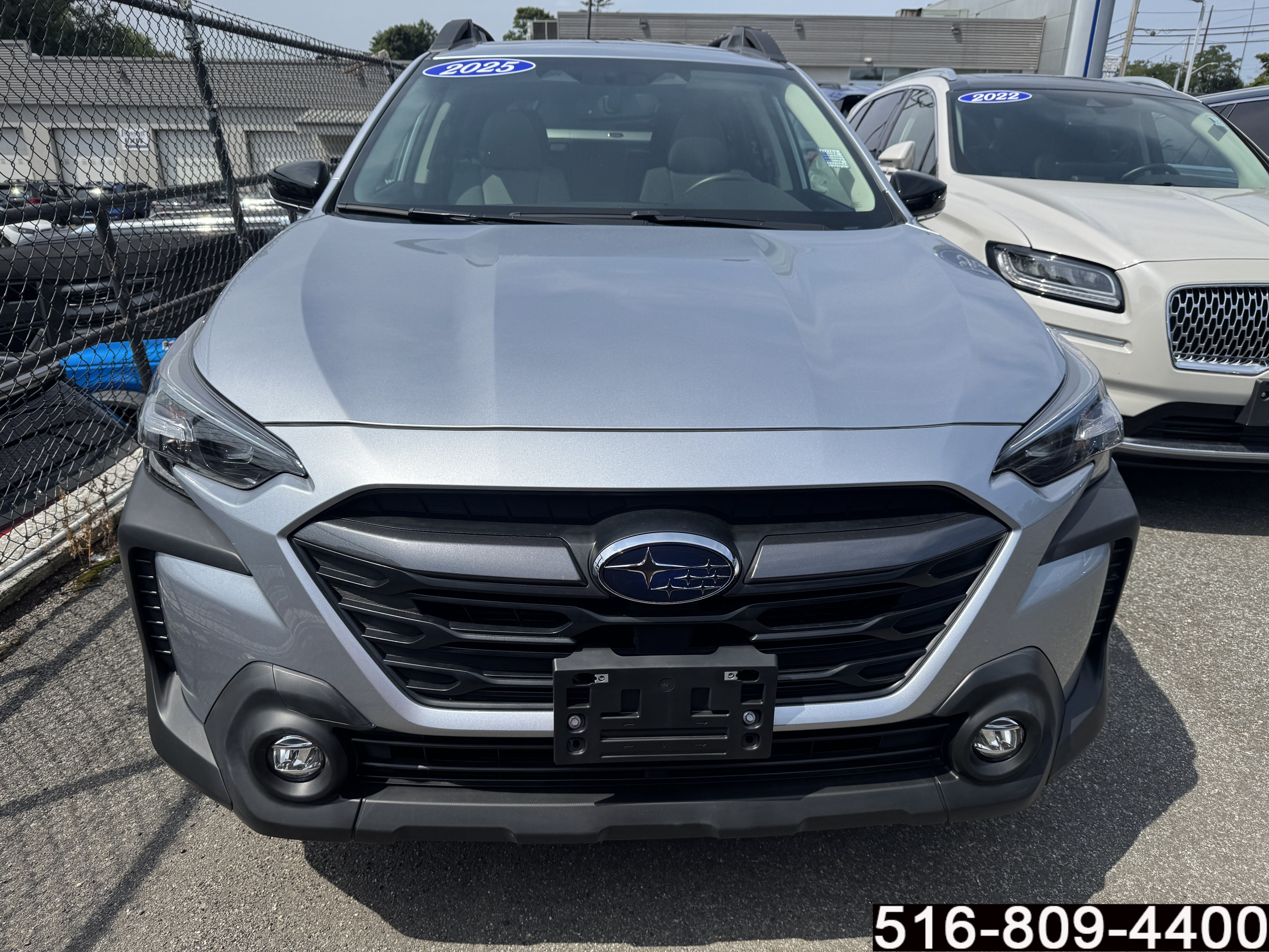 Used 2025 Subaru Outback Premium w/ Popular Package #1A AWD/4WD image 2