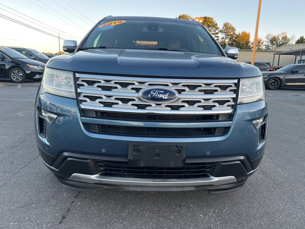 Used 2019 Ford Explorer XLT w/ Equipment Group 202A image 2
