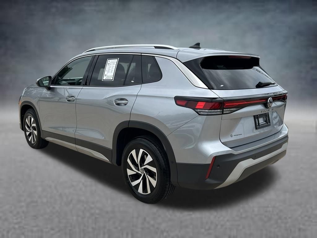 Certified 2025 Volkswagen Tiguan S FWD image 3