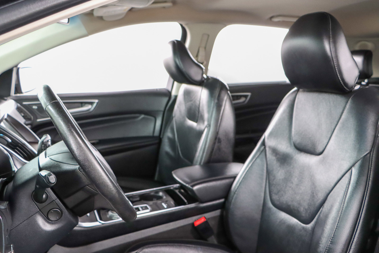 Used 2019 Ford Edge Titanium image 23