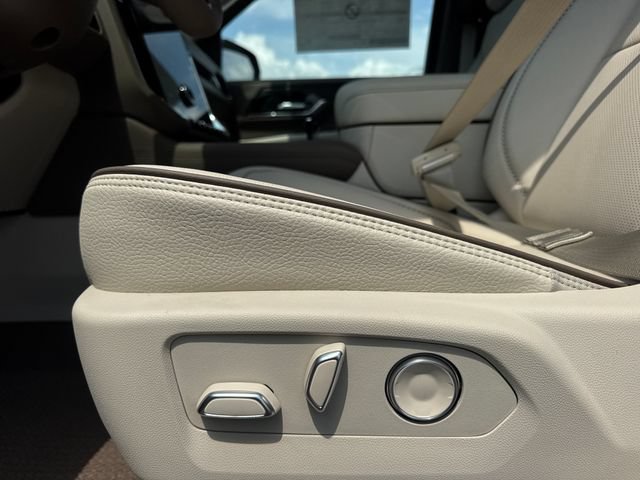 New 2026 GMC Yukon XL Denali w/ Advanced Technology Package RWD image 16