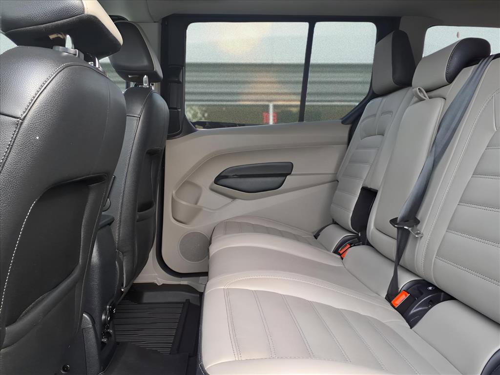 Used 2022 Ford Transit Connect Titanium w/ Trailer Tow Package image 12