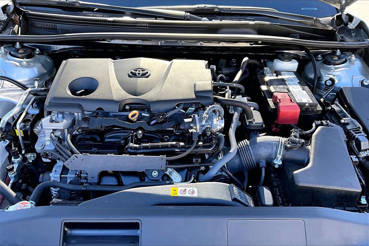 Used 2024 Toyota Camry SE image 33