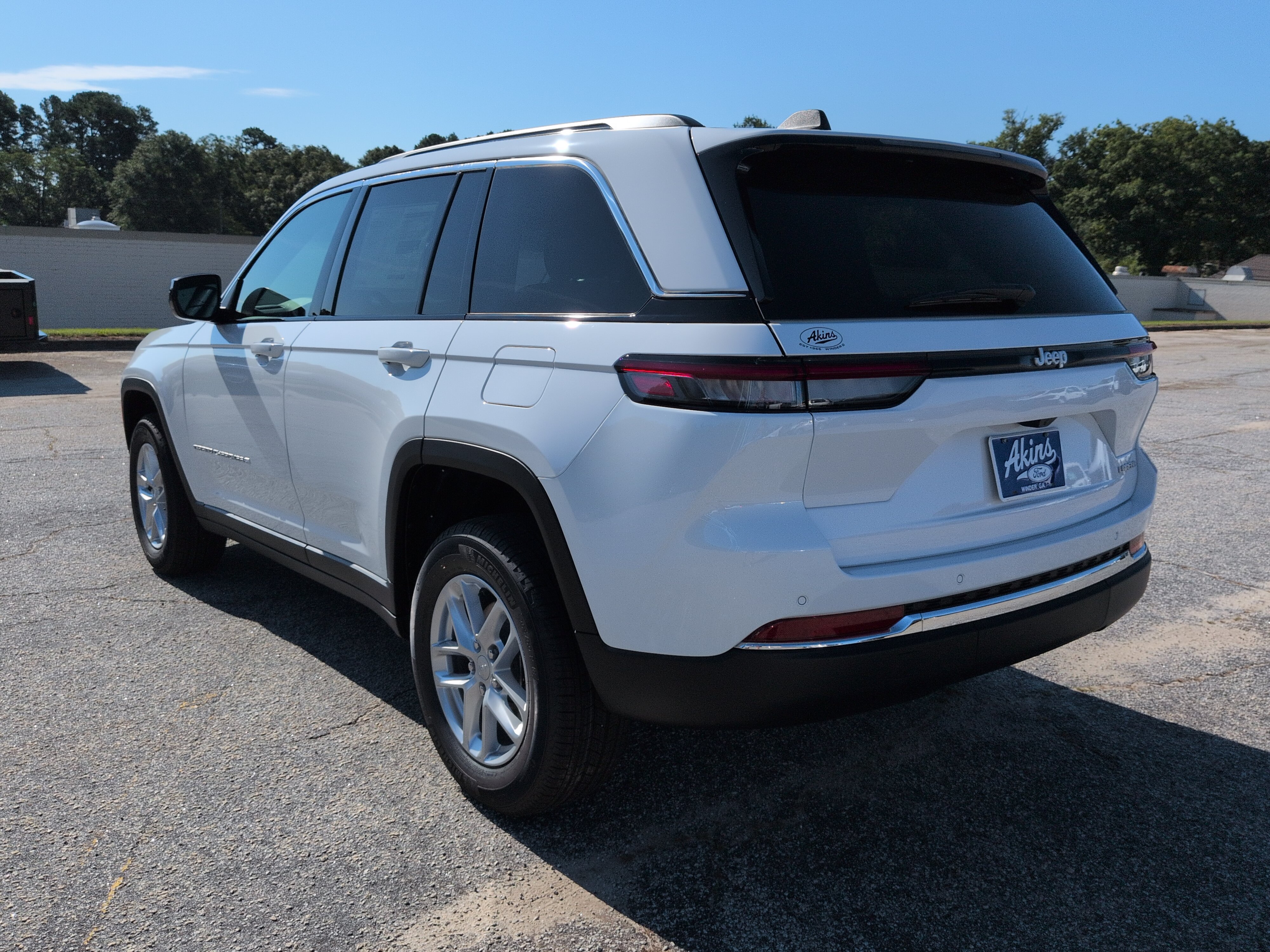 New 2026 Jeep Grand Cherokee Laredo X RWD image 5