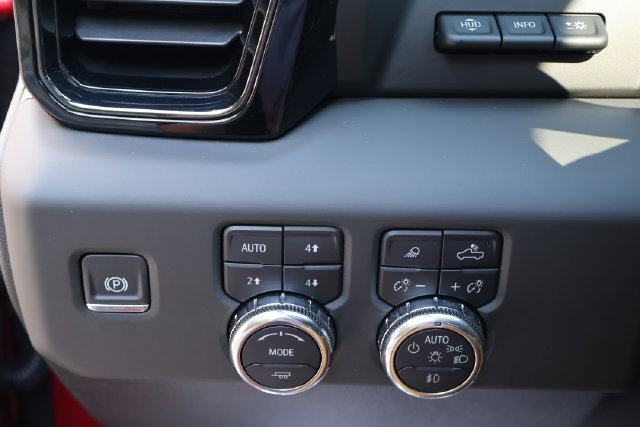 Used 2025 GMC Sierra 1500 AT4 w/ AT4 Premium Package AWD/4WD image 18