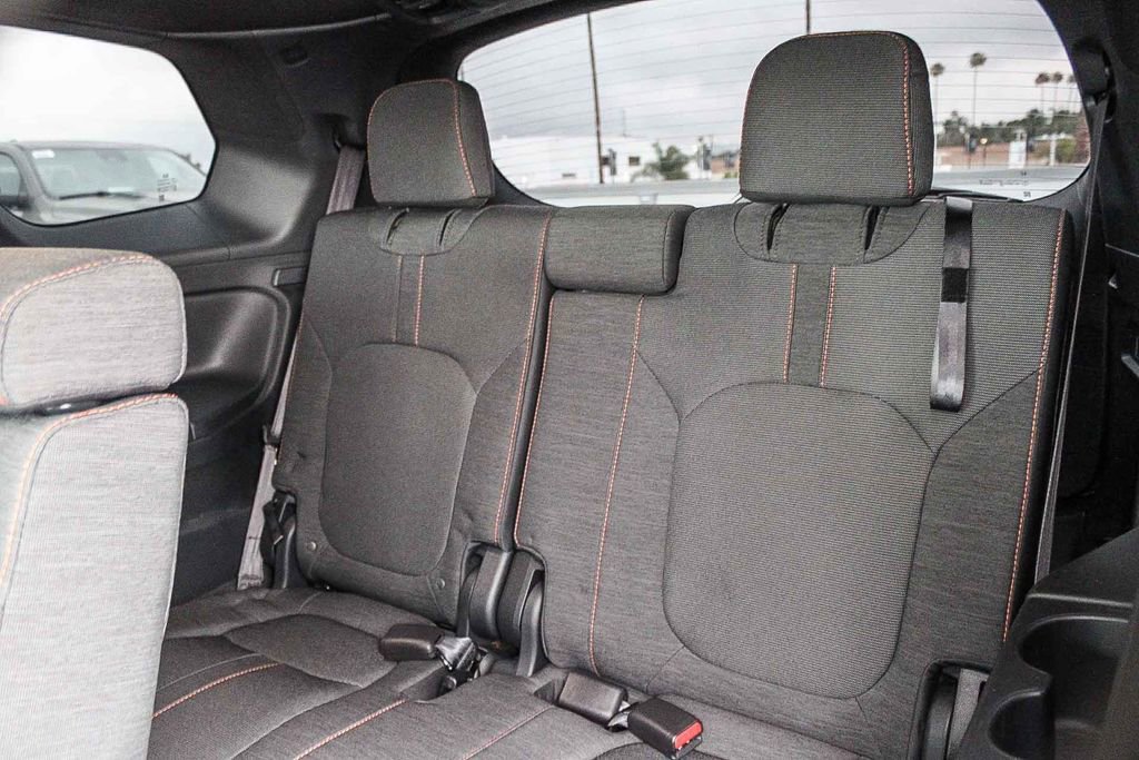 Used 2025 Honda Pilot Sport image 20